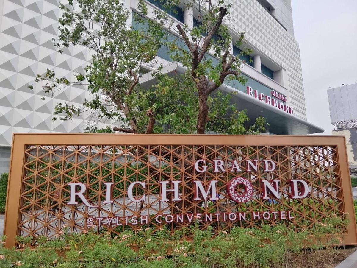 Grand Richmond Stylish Convention Hotel Nonthaburi Esterno foto