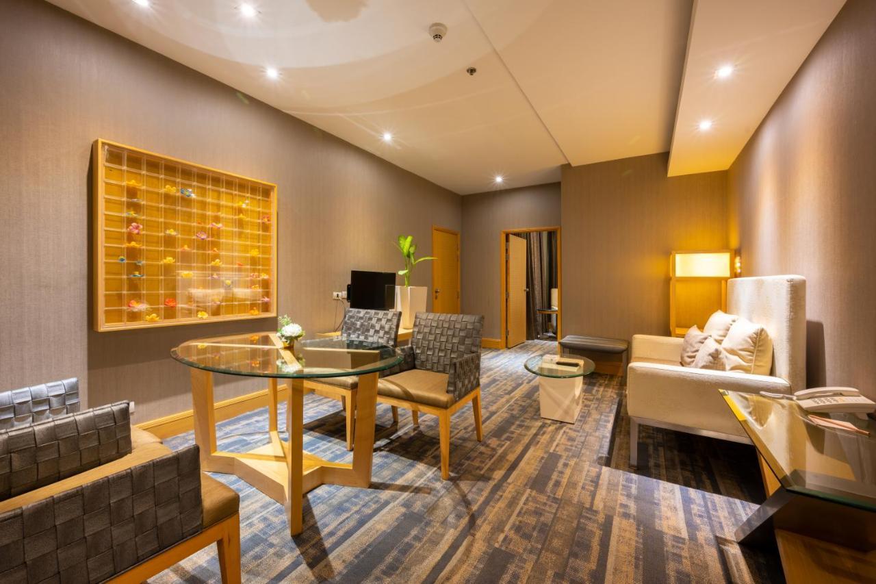 Grand Richmond Stylish Convention Hotel Nonthaburi Esterno foto
